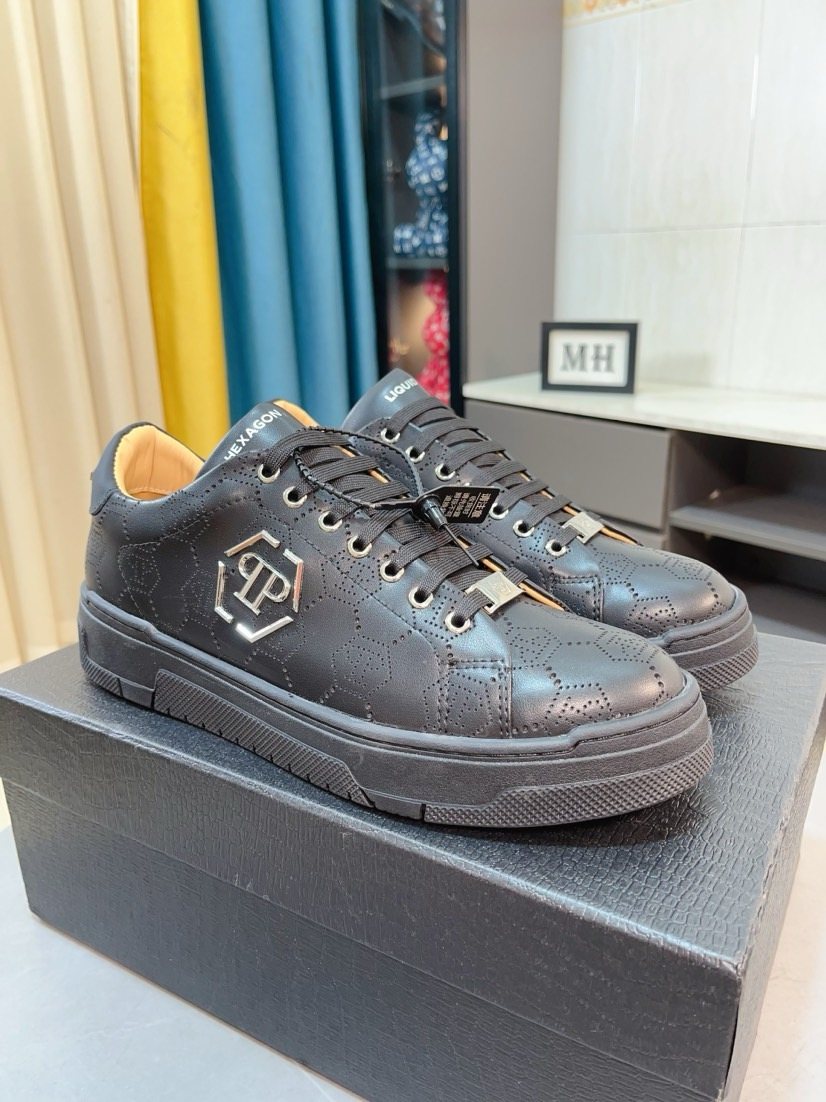 PHILIPP PLEIN Black Textured Low-Top Sneakers — front