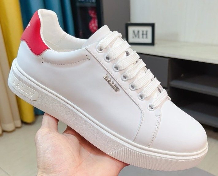 BALLY White Red Heel Low-Top Sneakers — front