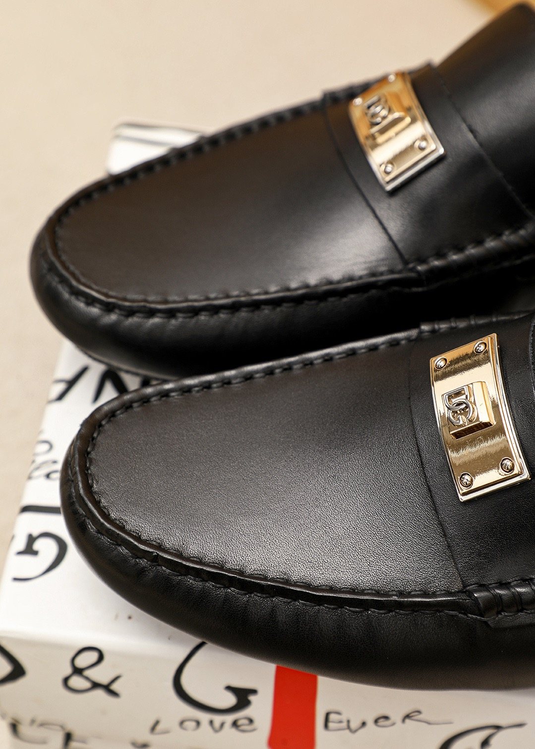 Dolce & Gabbana Black Plaque Slip-On Loafers — detail