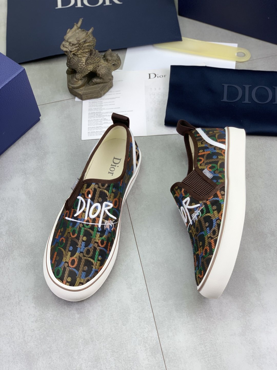 微商相册测试鞋子-Dior Patterned Canvas Slip-On Sneakers — front