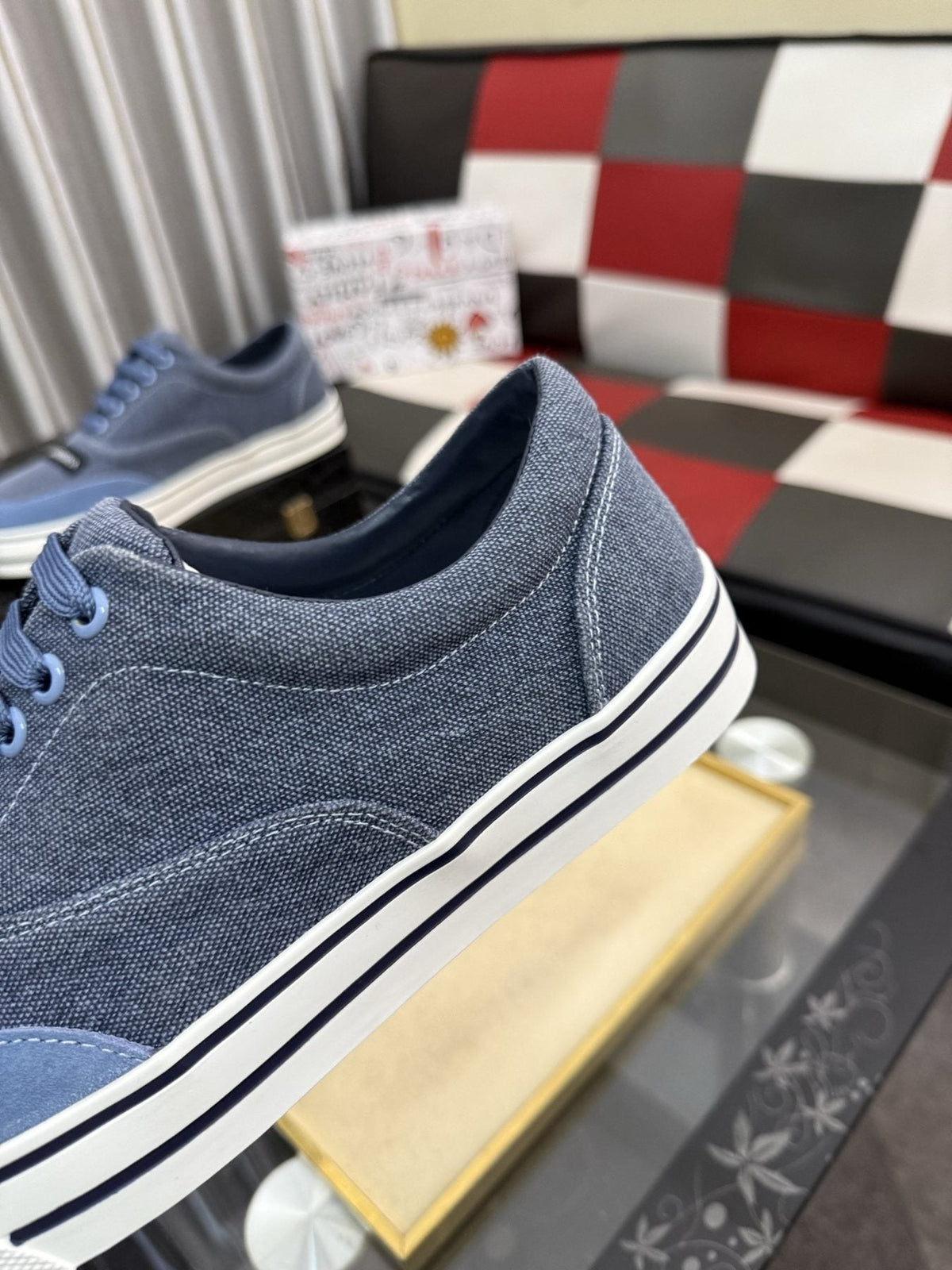 Dolce & Gabbana Low-Top Lace-Up Sneakers — detail