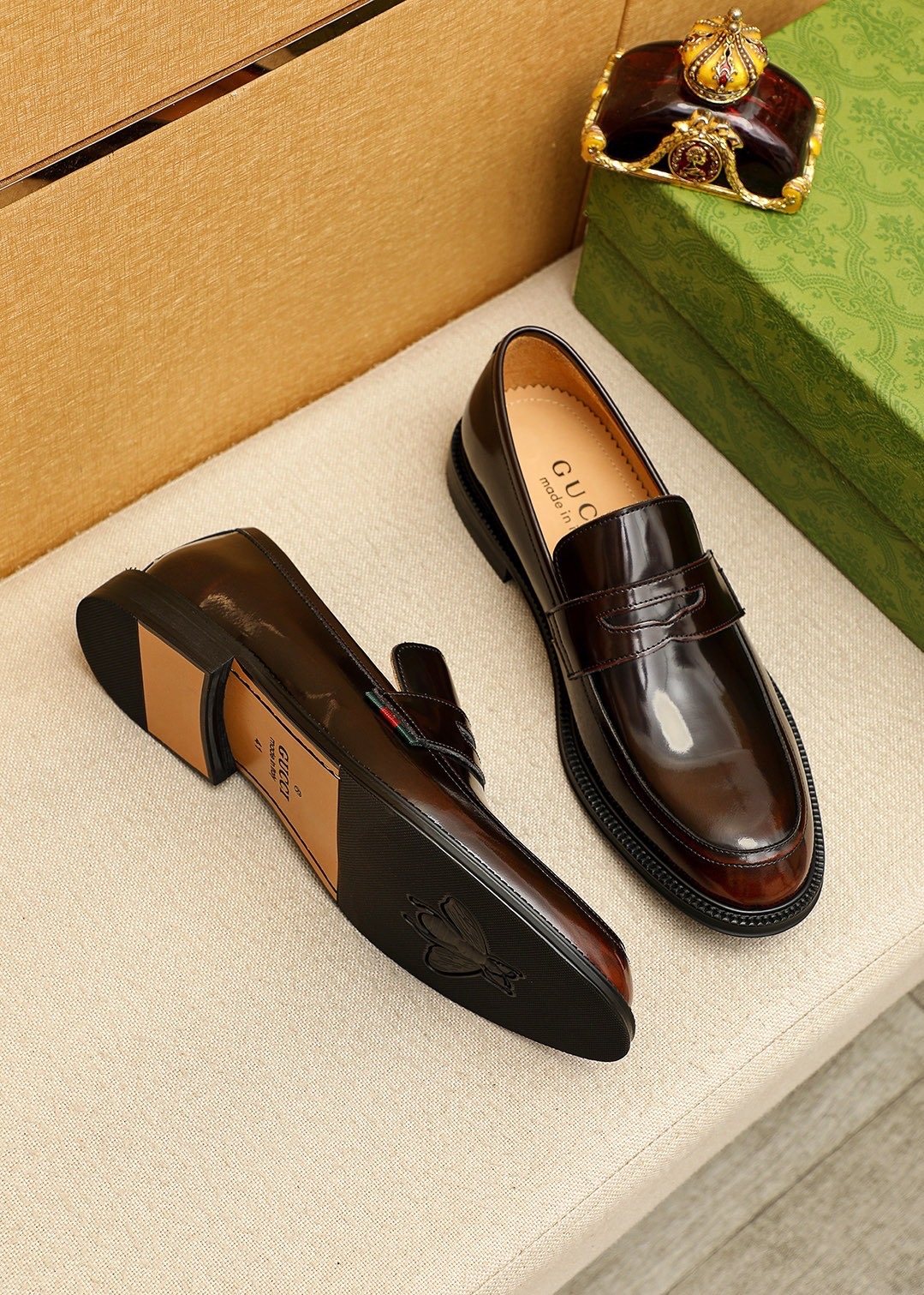 GUCCI Glossy Strap Loafers — front